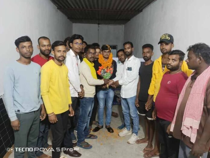Teklal Yadav nominated as district secretary of AJSU, people congratulated him