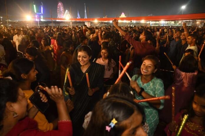 Hazaribagh danced in Garba night with Anupriya Sao