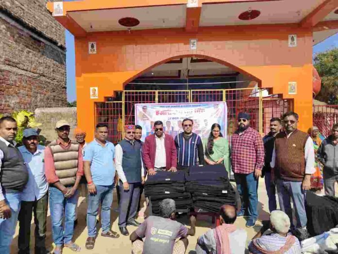 Hazaribagh Youth Wing distributed 910 blankets, a unique effort of social service for relief from cold