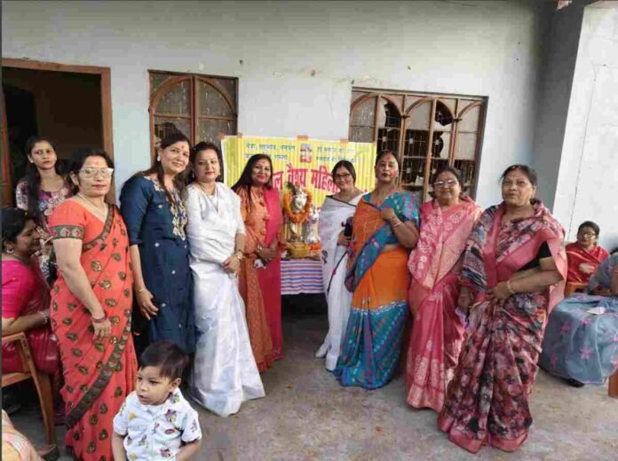 Hazaribagh: Thakurji's Vrindavan Holi was celebrated grandly by Khandelwal Mahila Sangh