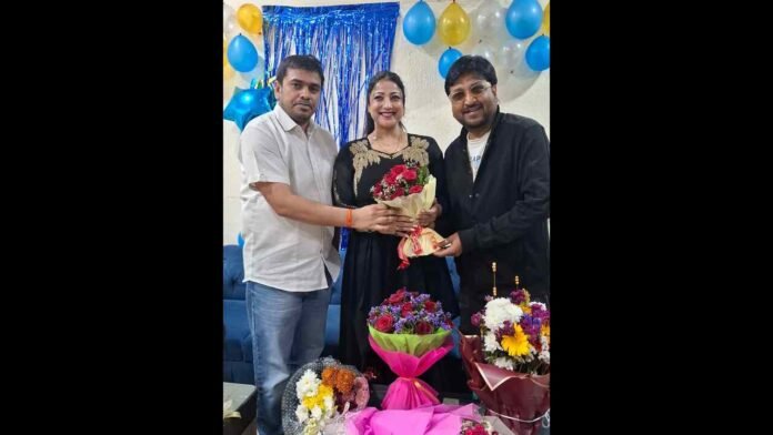 भोजपुरी अभिनेत्री स्वीटी छाबरा का जन्मदिन अंधेरी, मुंबई में मनाया गया ।