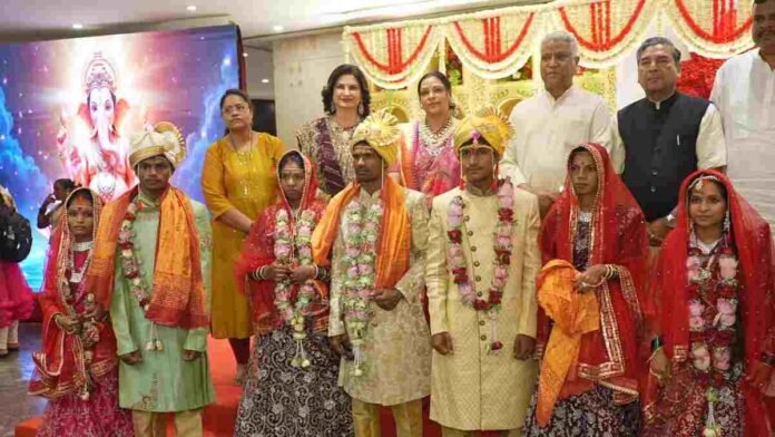 Kamala Trust, Nidarshana Gowani, Ramesh Gowani, Samuhik Vivah, mass wedding Maharashtra, Kanya Sneh Bandhan, underprivileged couples wedding, tribal couples marriage, social initiative India, charity wedding event